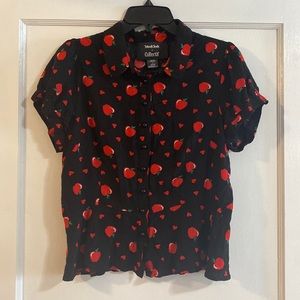 ModCloth x Collectif Apple Of Our Eye Button Front Blouse- Size L (US 10)